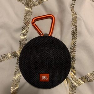 jbl clip 2